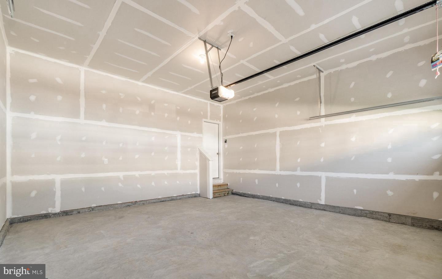 MAGNOLIA SPRINGS - Residential Lease