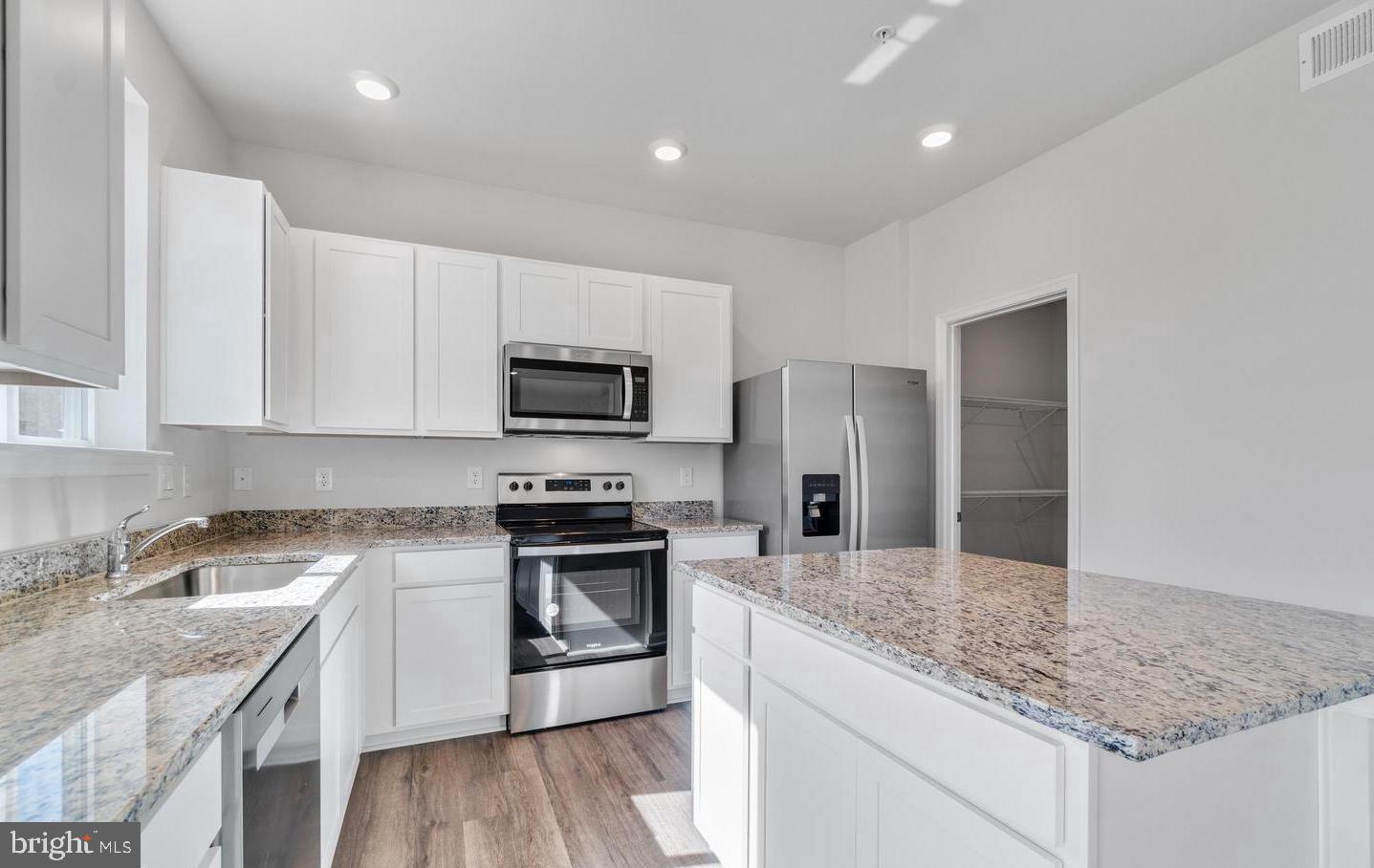 MAGNOLIA SPRINGS - Residential Lease