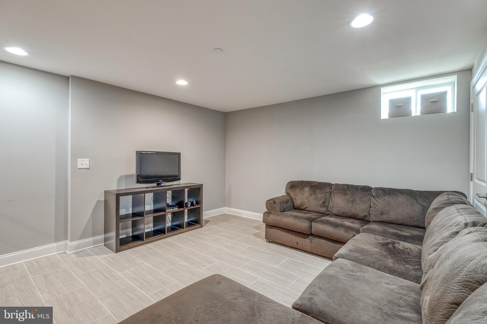 PASSYUNK SQUARE - Residential