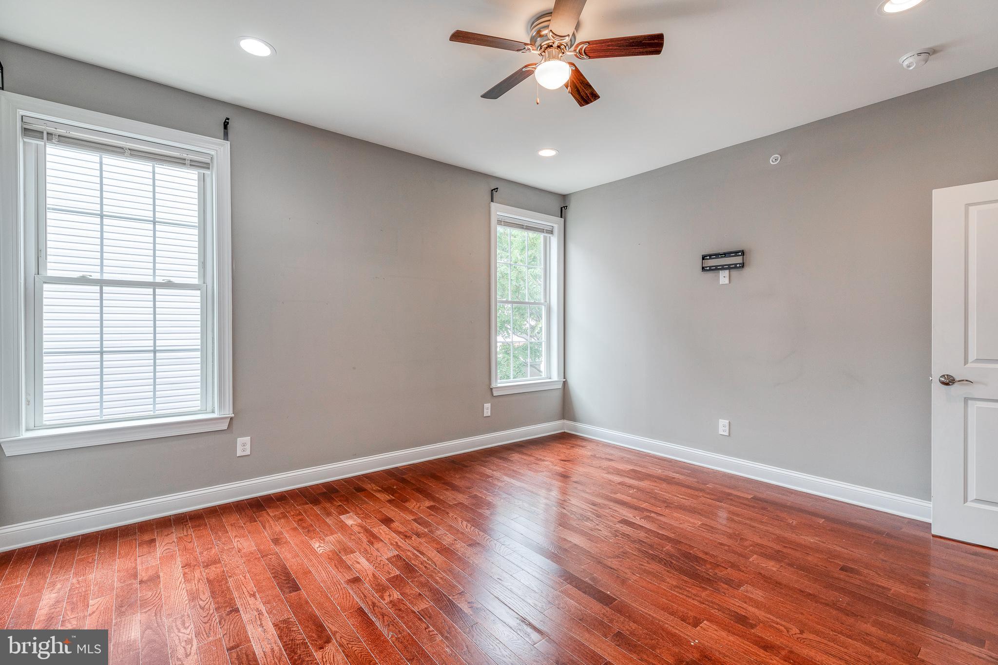 PASSYUNK SQUARE - Residential