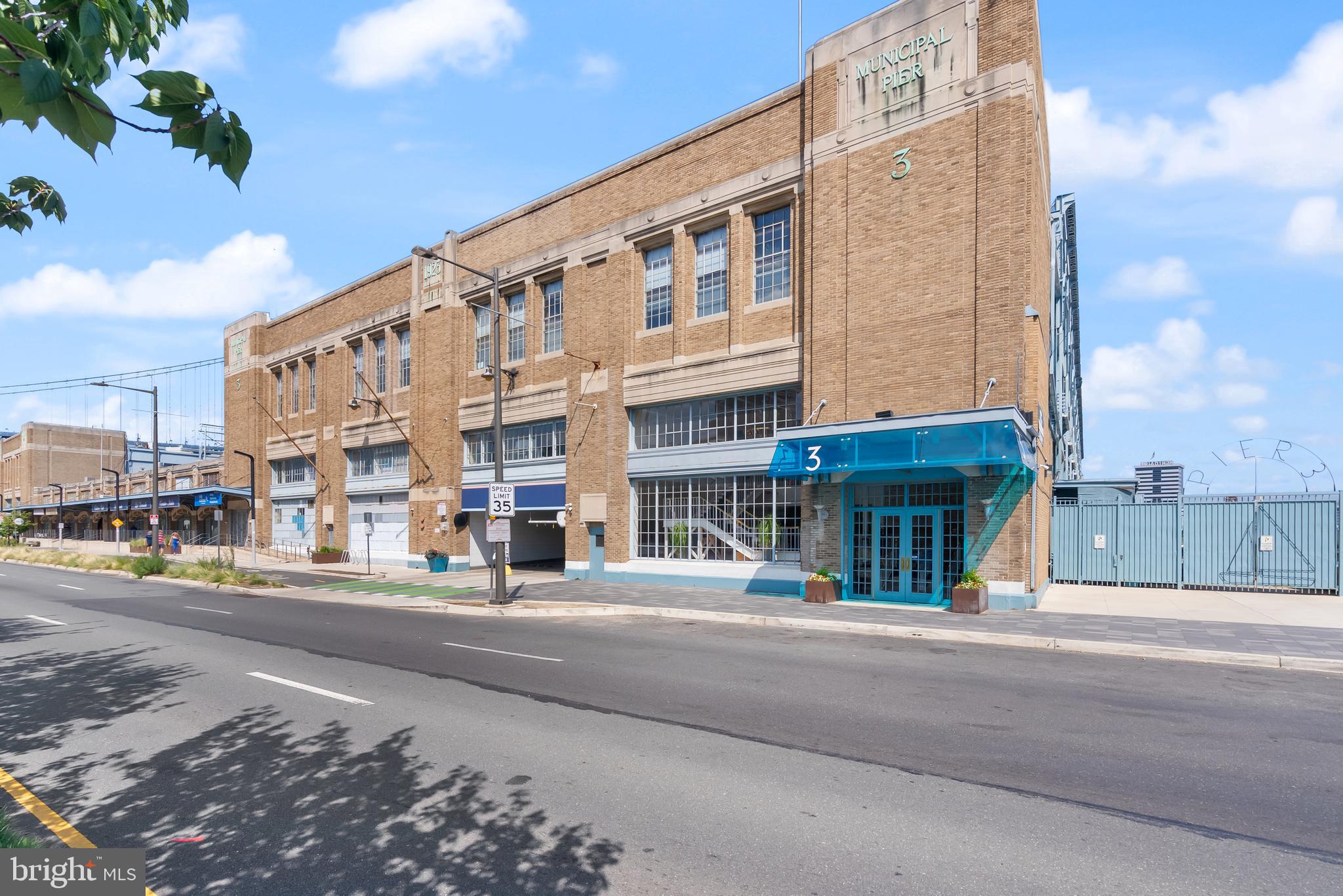 3 N CHRIS COLUMBUS BOULEVARD RL106