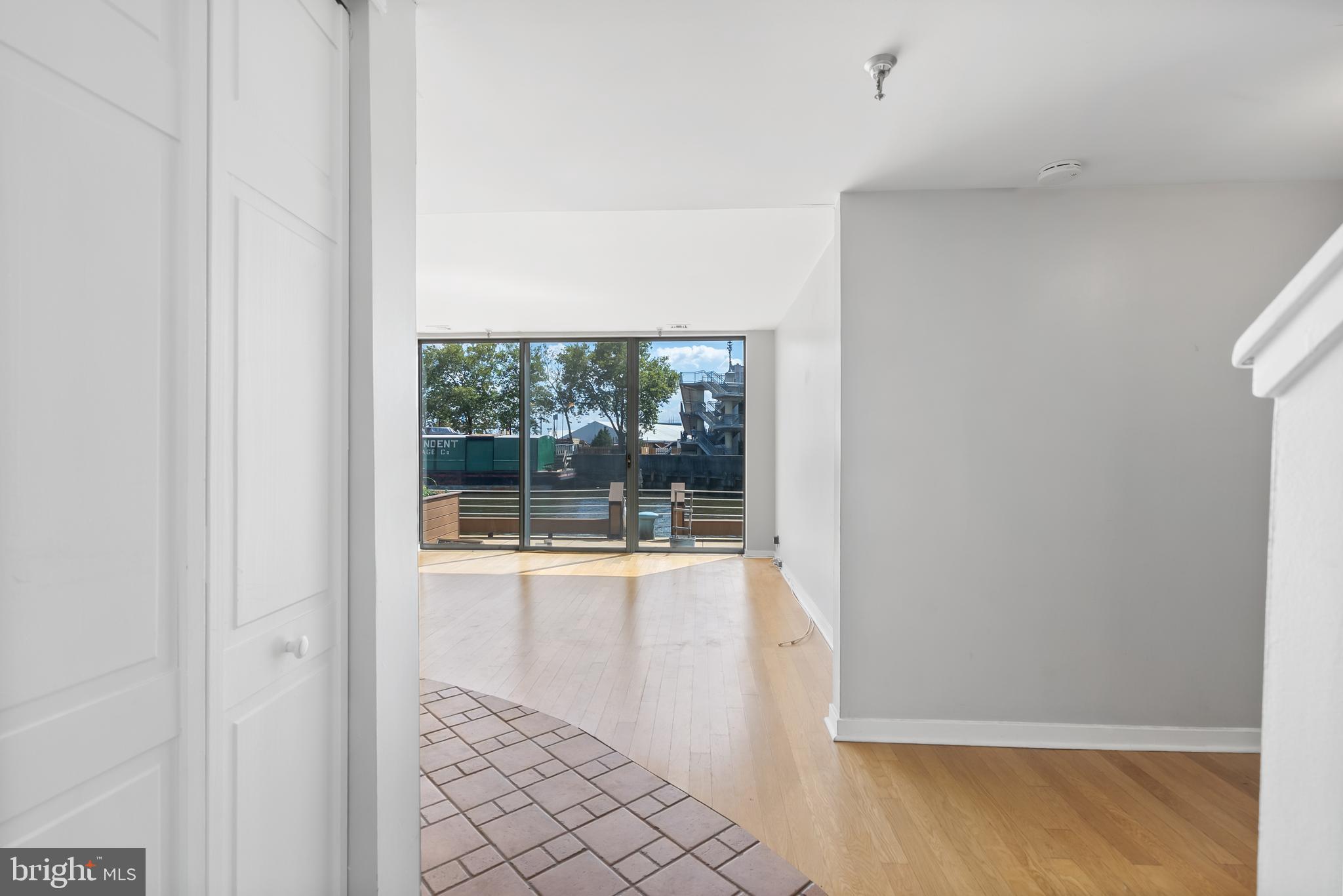 3 N CHRIS COLUMBUS BOULEVARD RL106