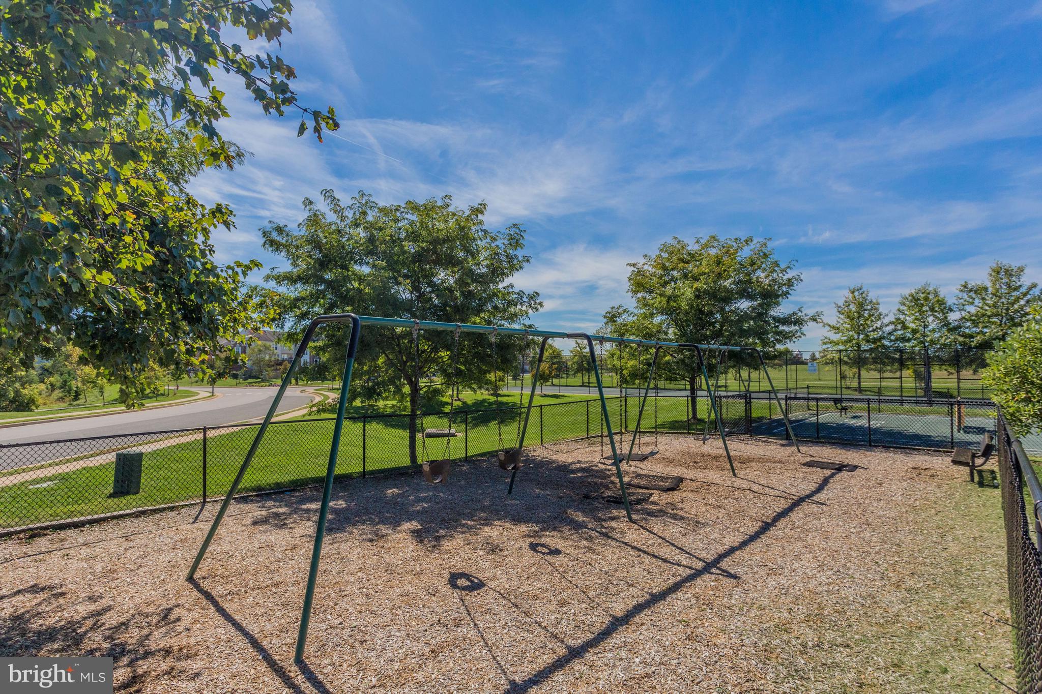 CROSSPOINTE - Residential