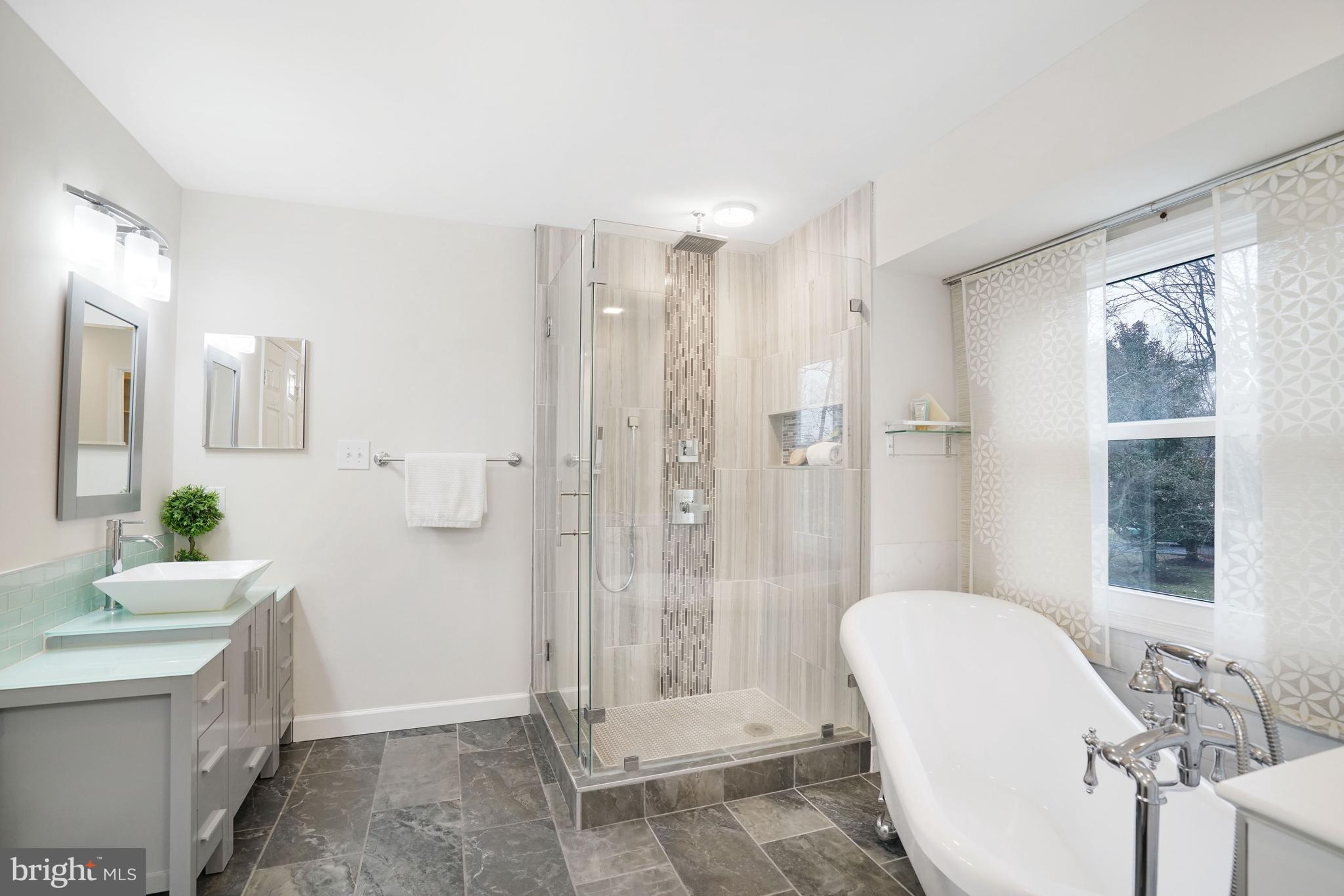 CROSSPOINTE - Residential