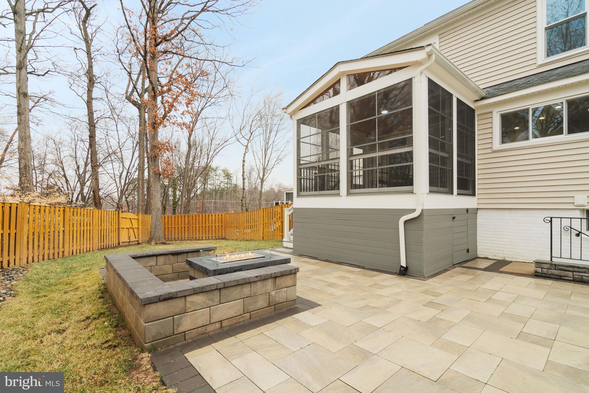 CROSSPOINTE - Residential