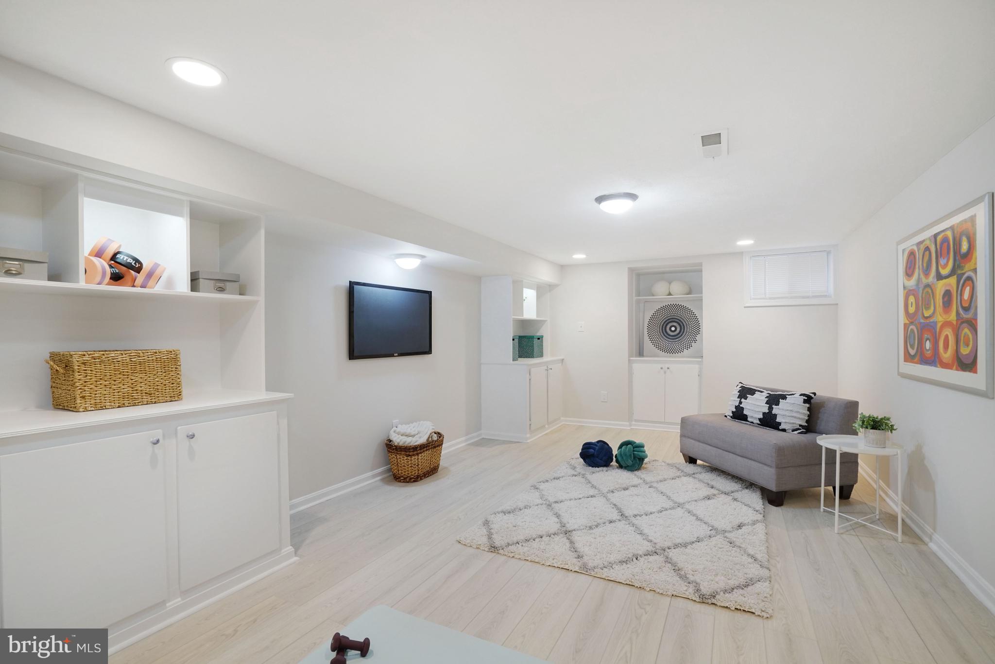 CROSSPOINTE - Residential