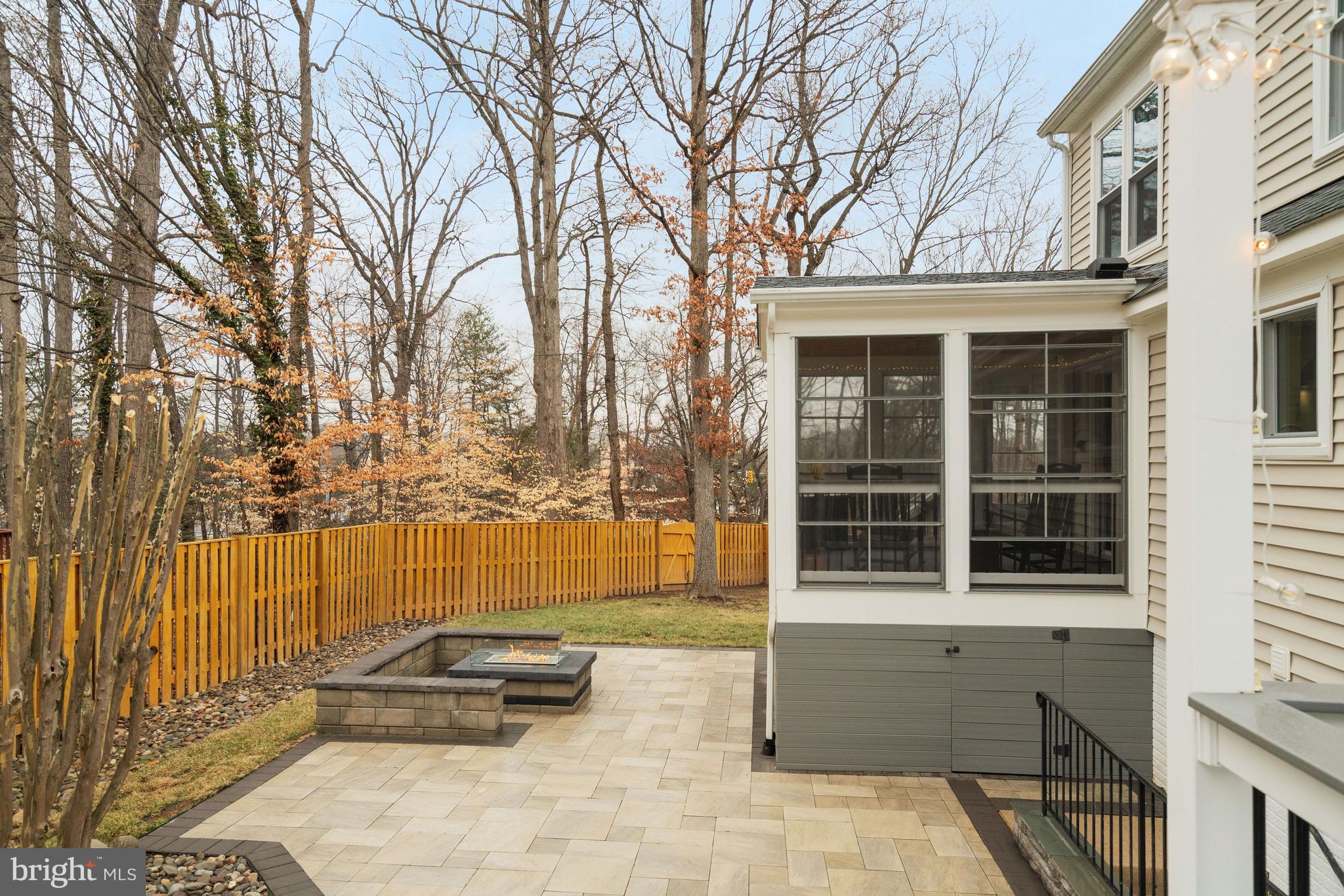 CROSSPOINTE - Residential