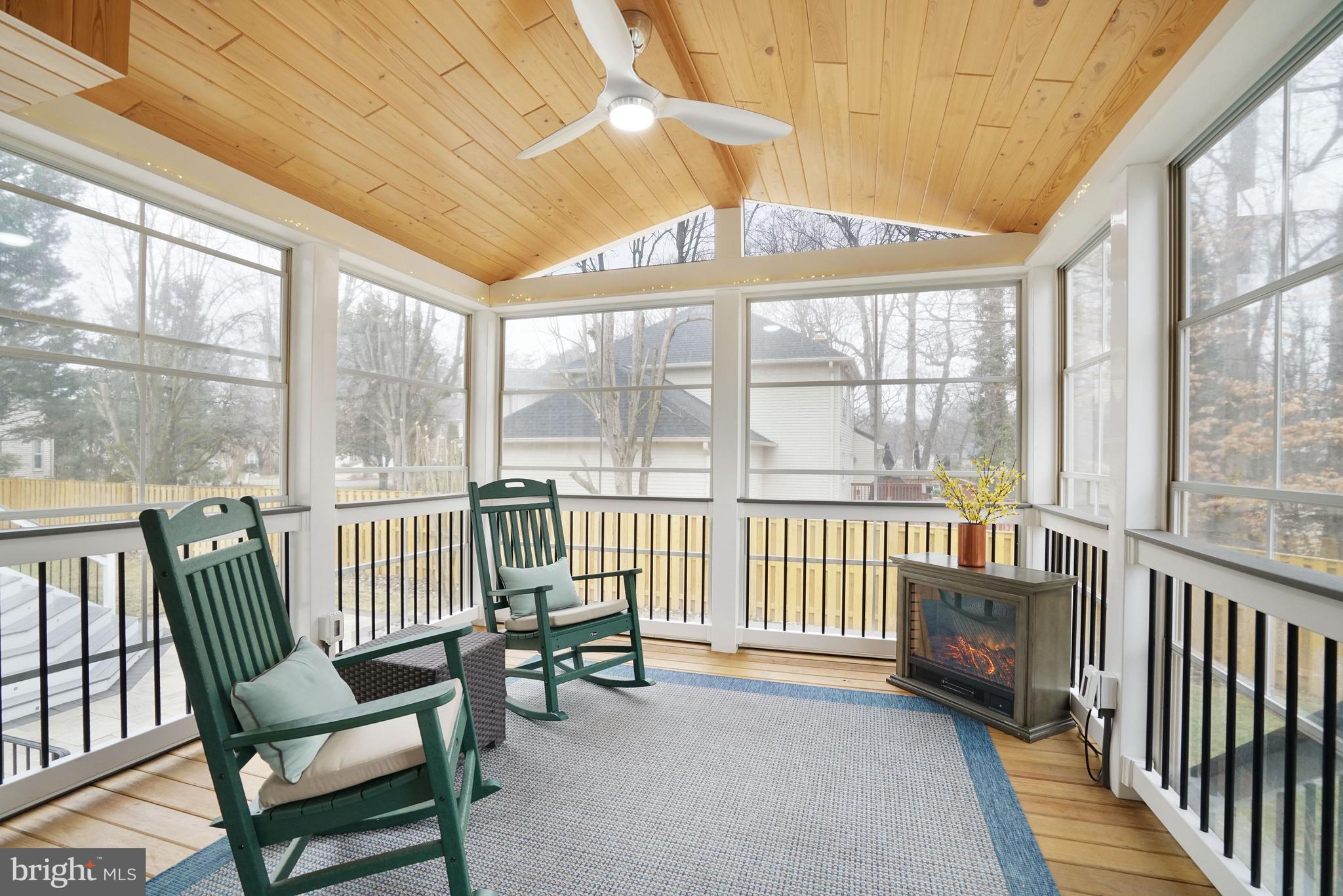 CROSSPOINTE - Residential