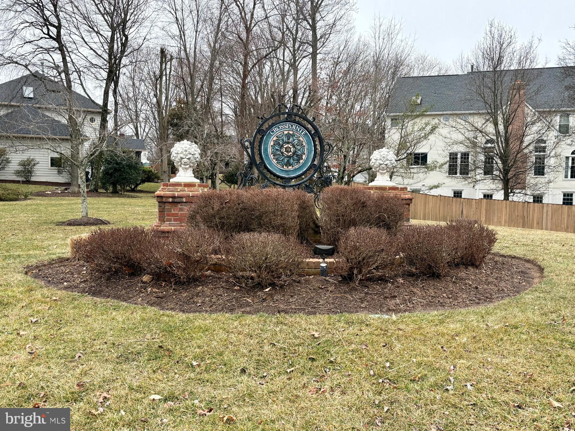 CROSSPOINTE - Residential