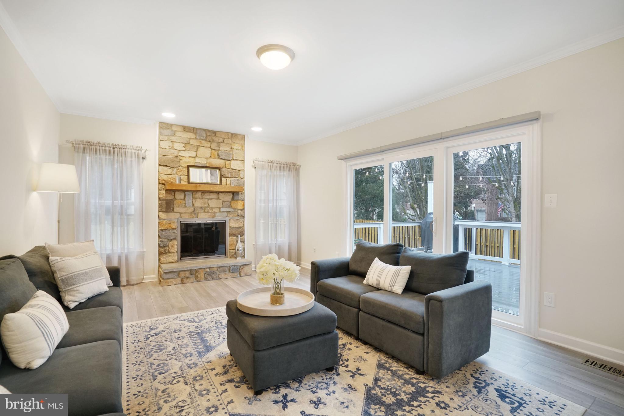 CROSSPOINTE - Residential