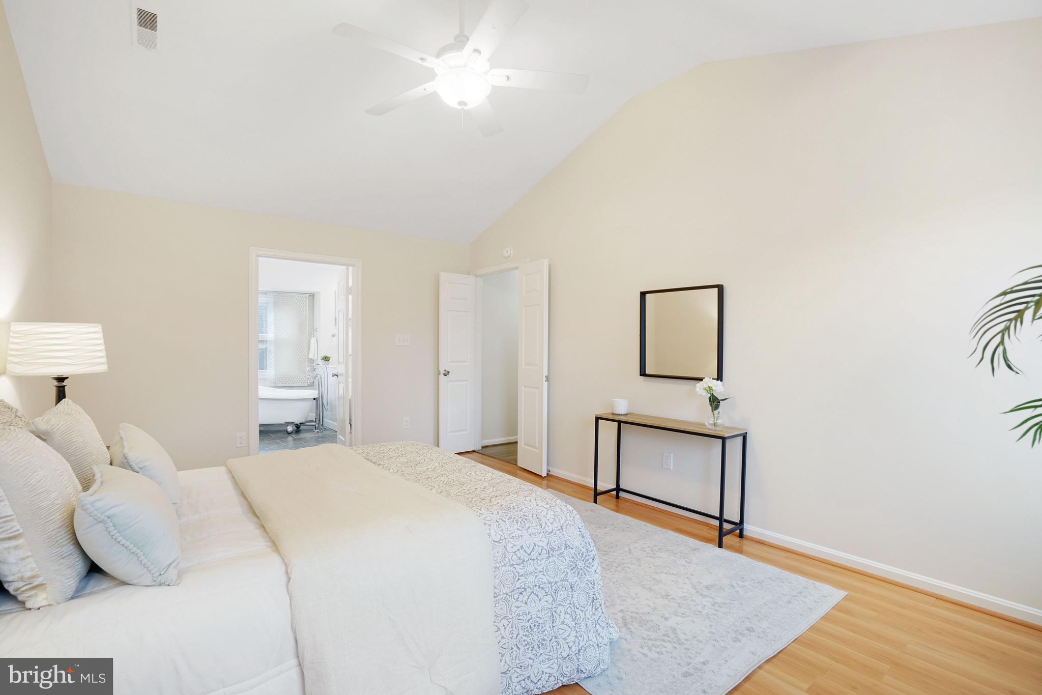 CROSSPOINTE - Residential