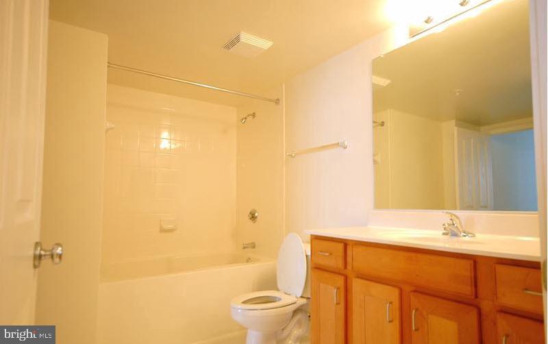 INNER HARBOR - Residential Lease