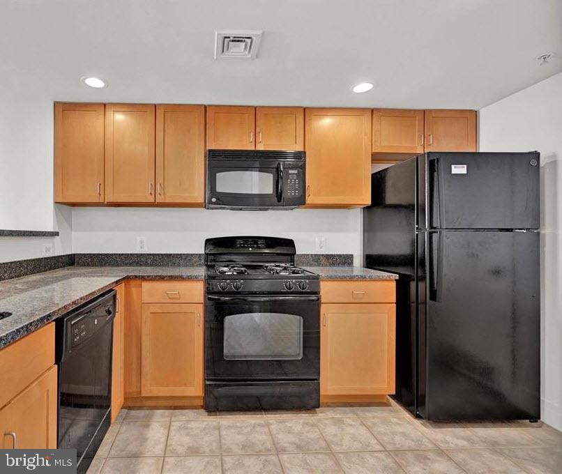 INNER HARBOR - Residential Lease