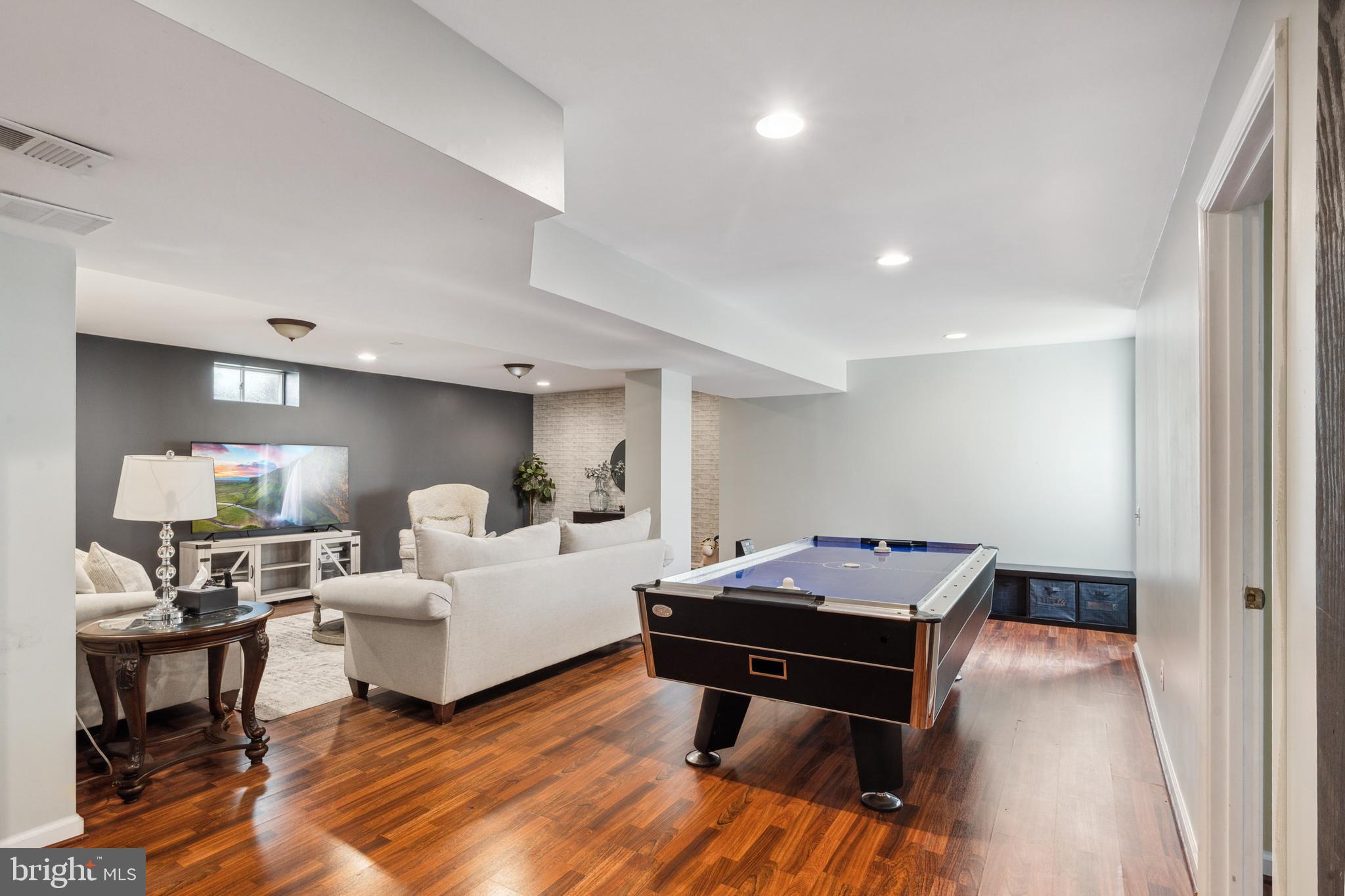 FAIRCREST - Residential