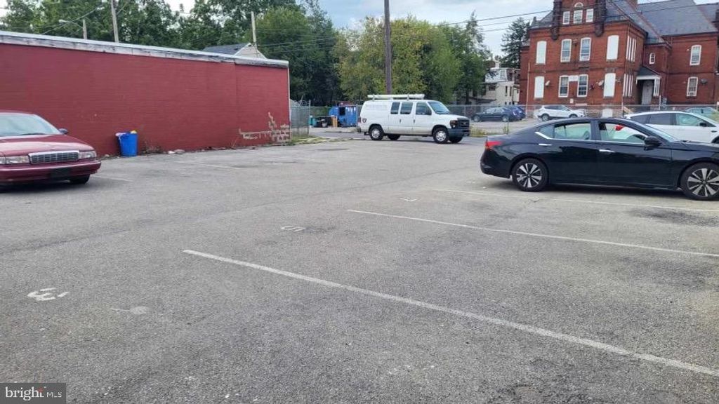 Photo of 614 W Clarke Avenue #13, YORK, PA 17401 (MLS # PAYK2094942)