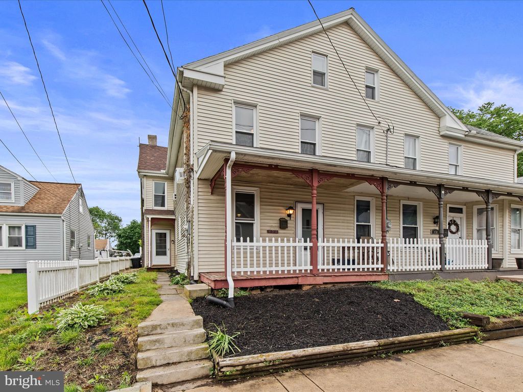 Photo of 452 E High Street, ELIZABETHTOWN, PA 17022 (MLS # PALA2069986)