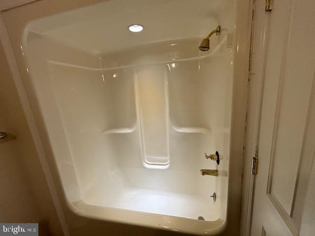 ALTOONA BEACH - Residential Lease