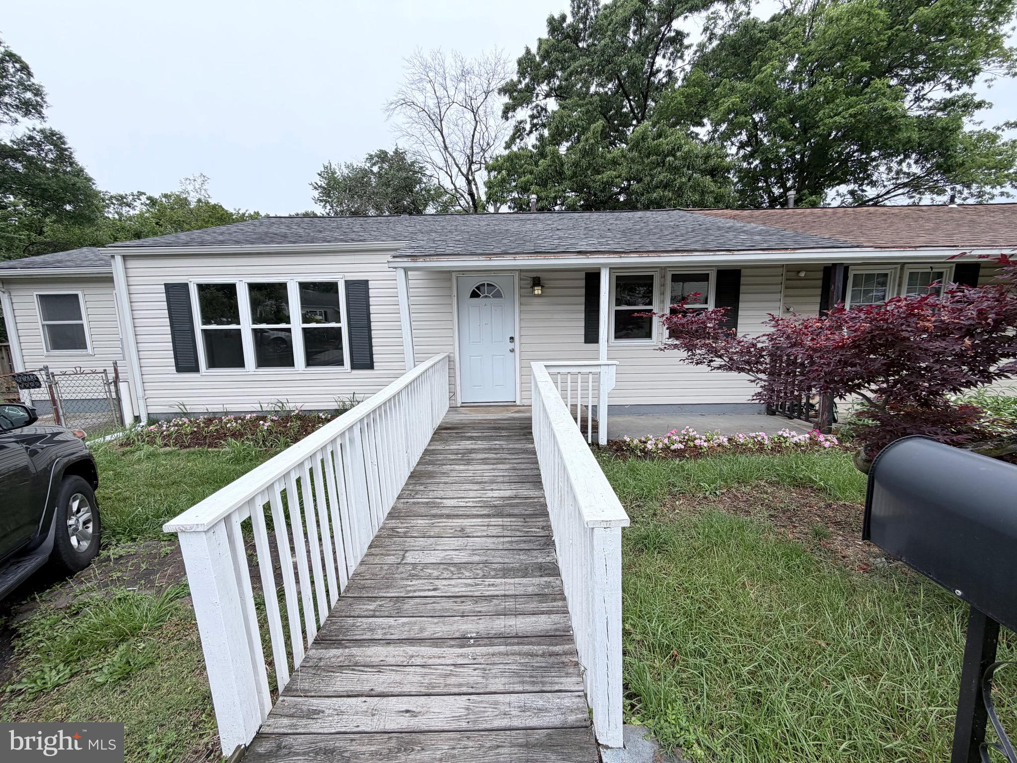 QUEENS PARK - Residential