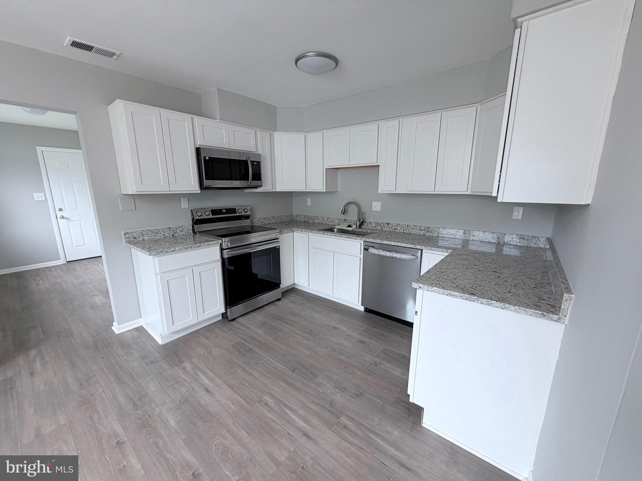 QUEENS PARK - Residential