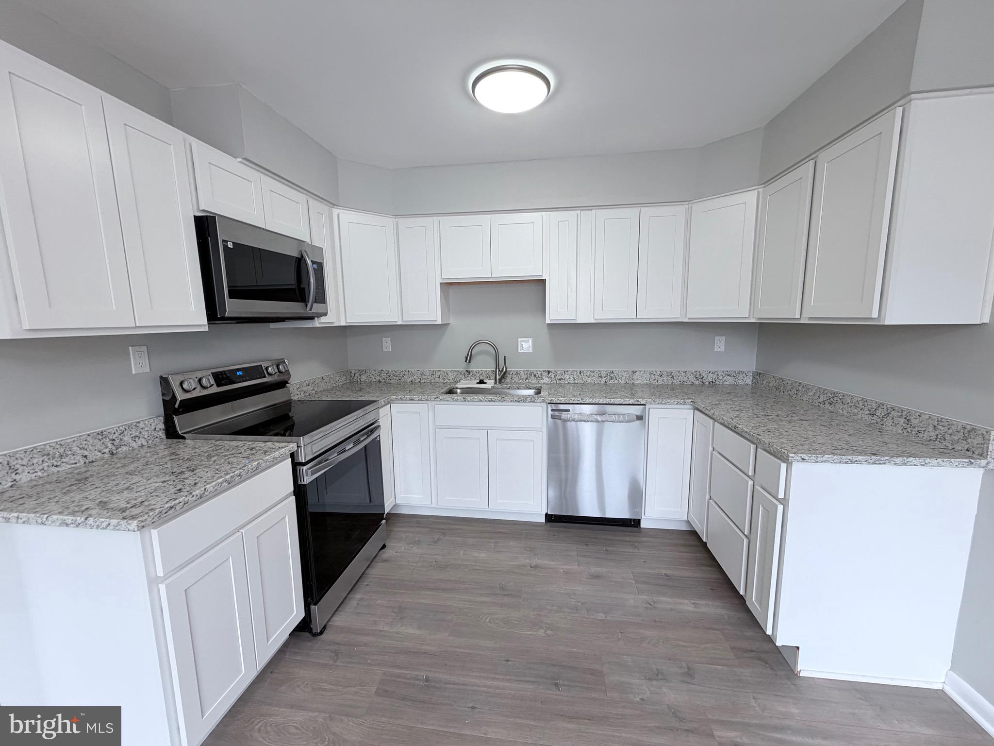 QUEENS PARK - Residential