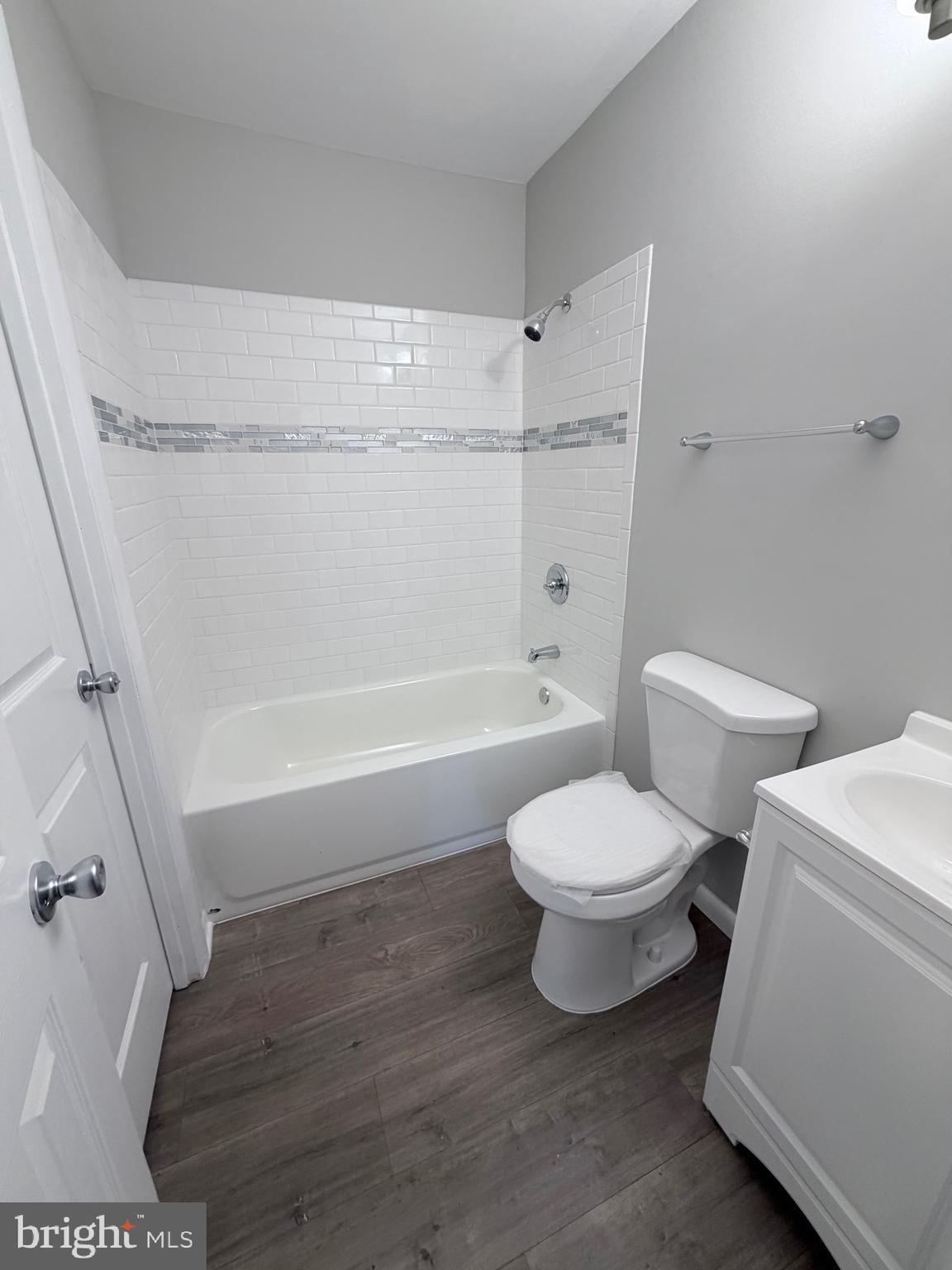 QUEENS PARK - Residential