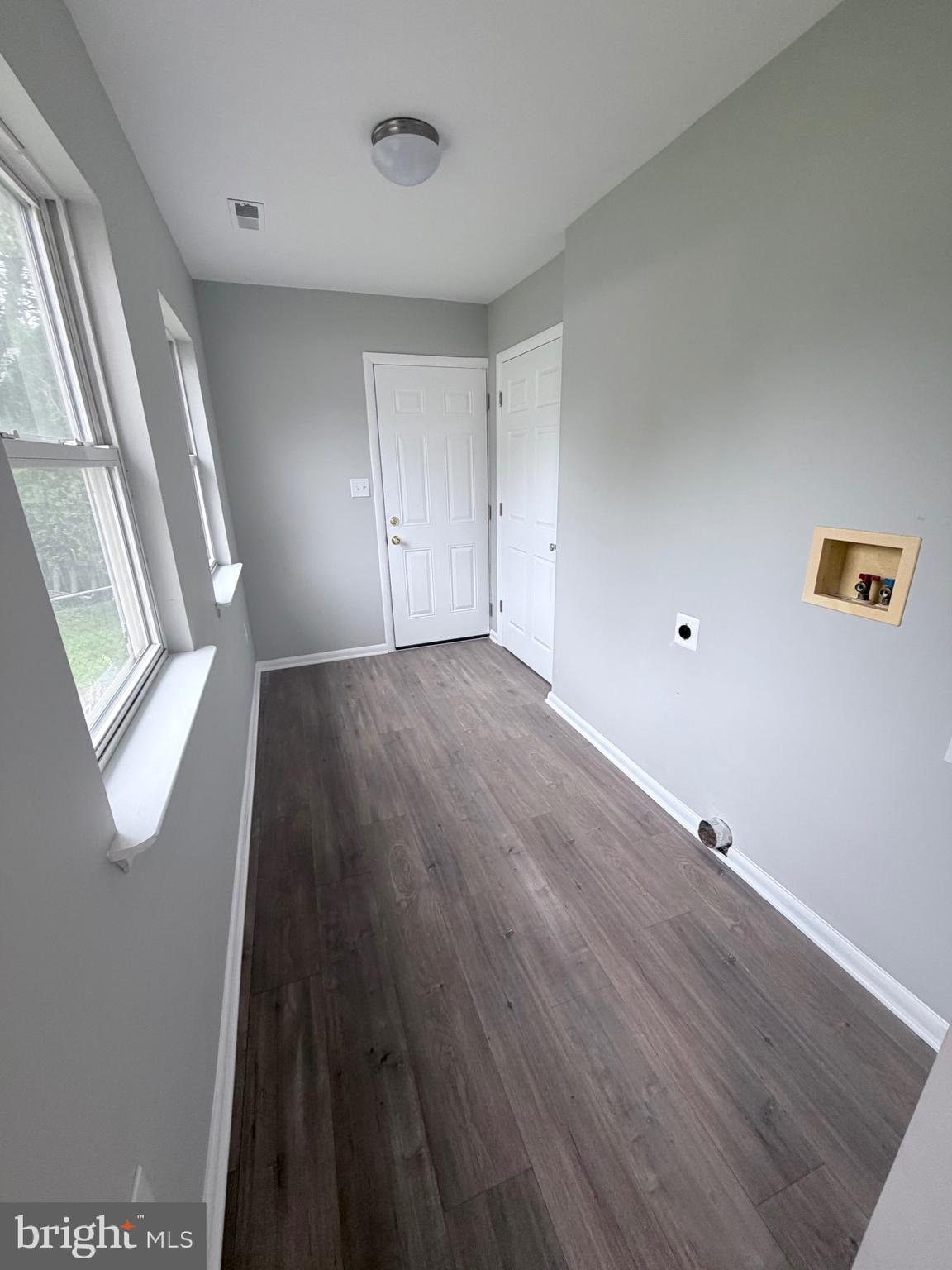 QUEENS PARK - Residential