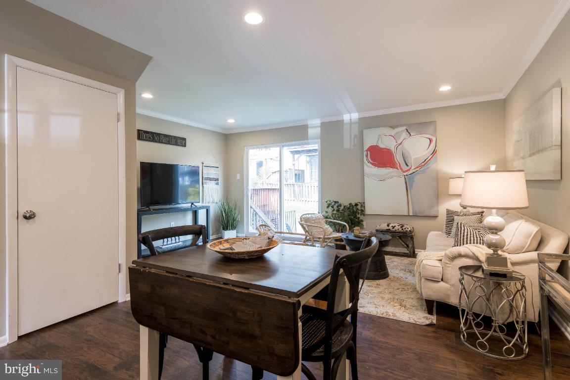 ROLLING CREST - Residential