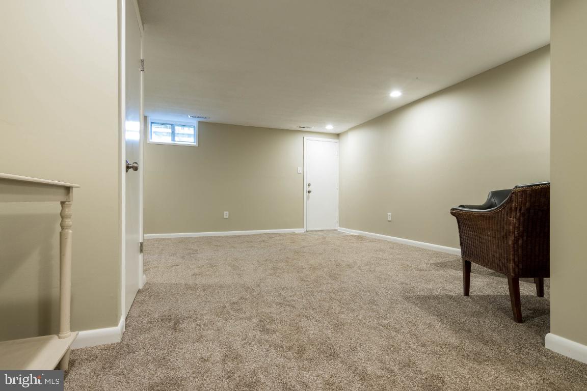 ROLLING CREST - Residential