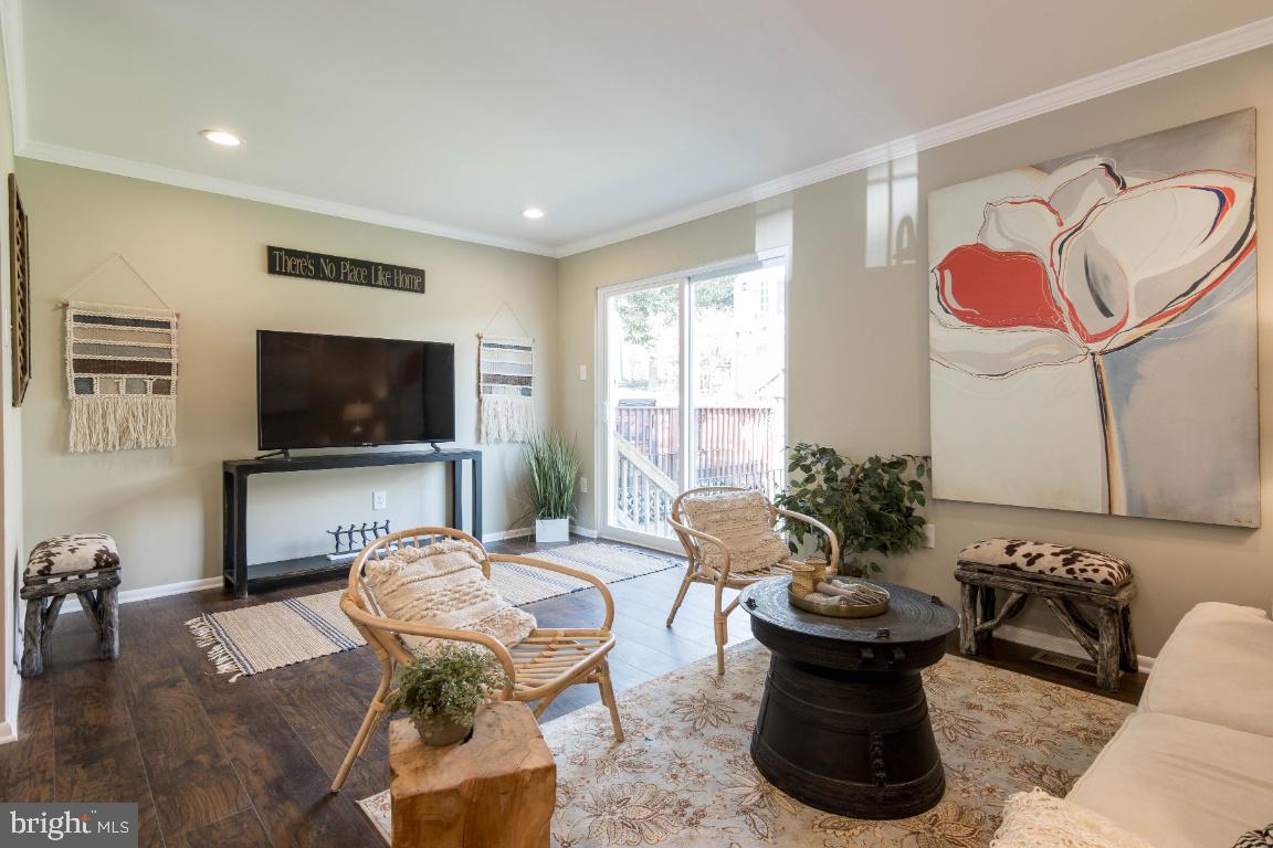 ROLLING CREST - Residential