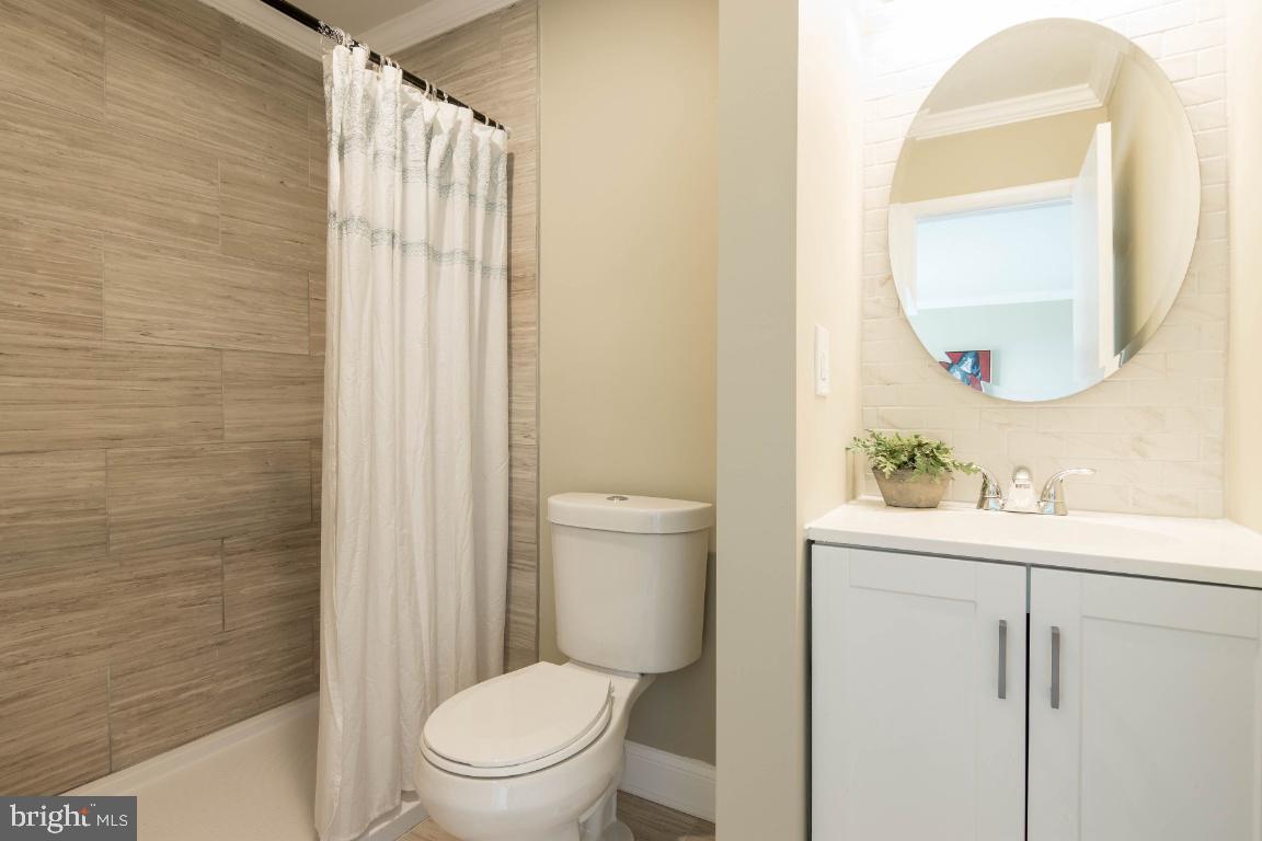 ROLLING CREST - Residential