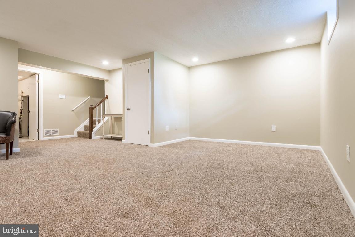 ROLLING CREST - Residential