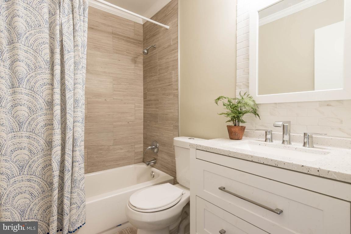 ROLLING CREST - Residential