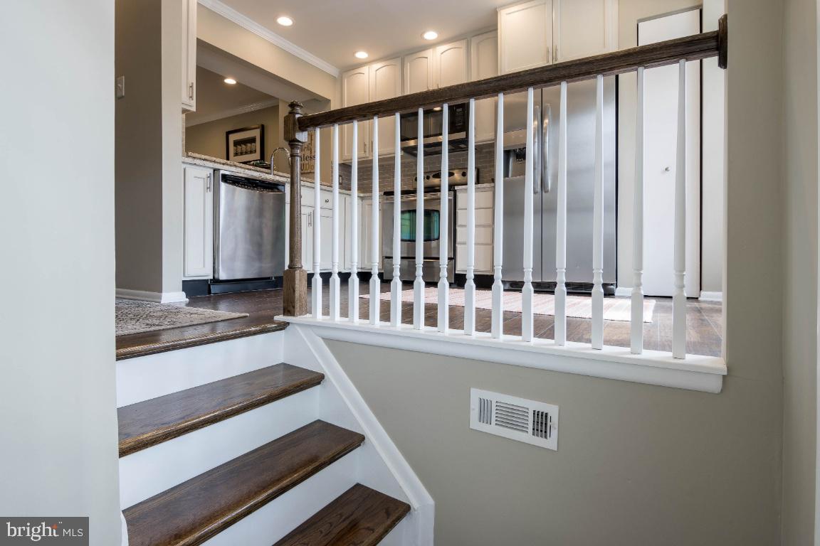 ROLLING CREST - Residential