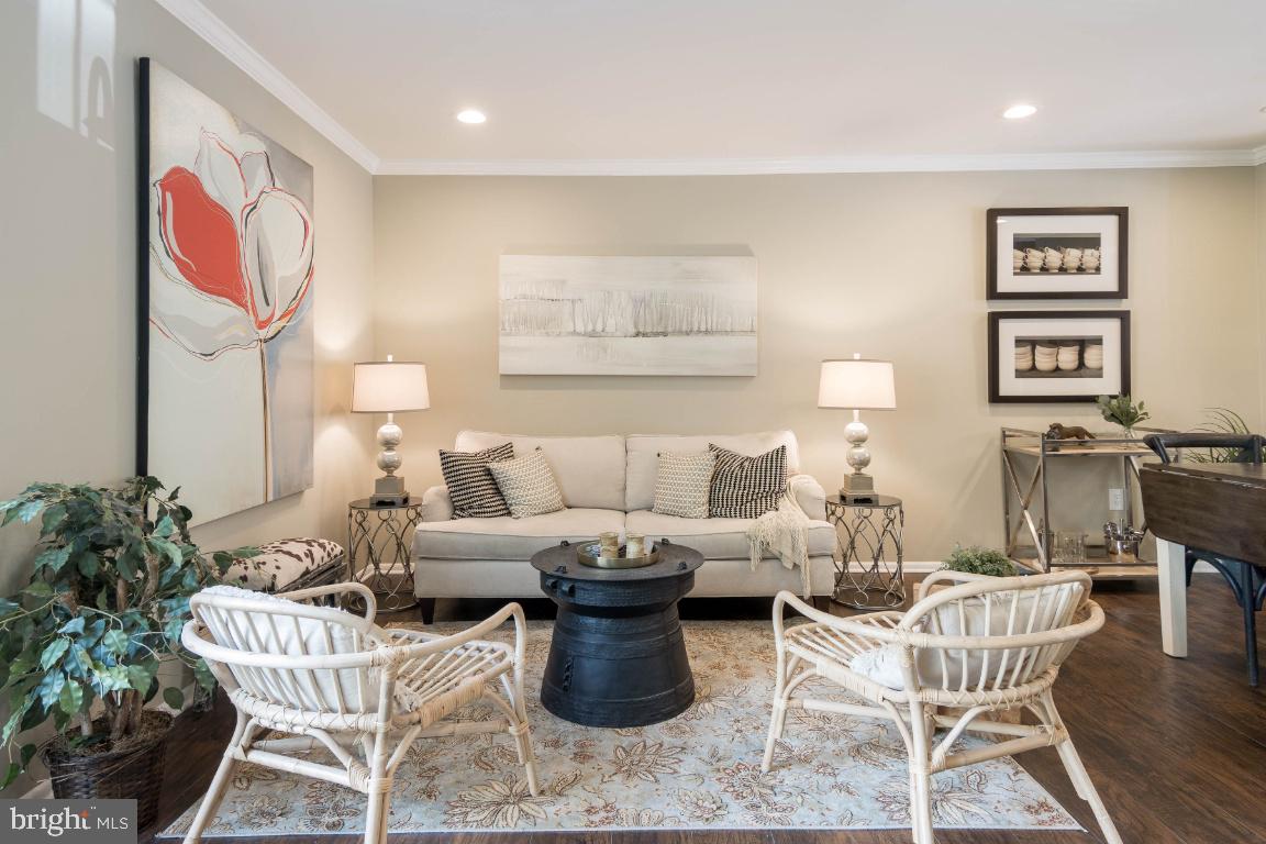 ROLLING CREST - Residential