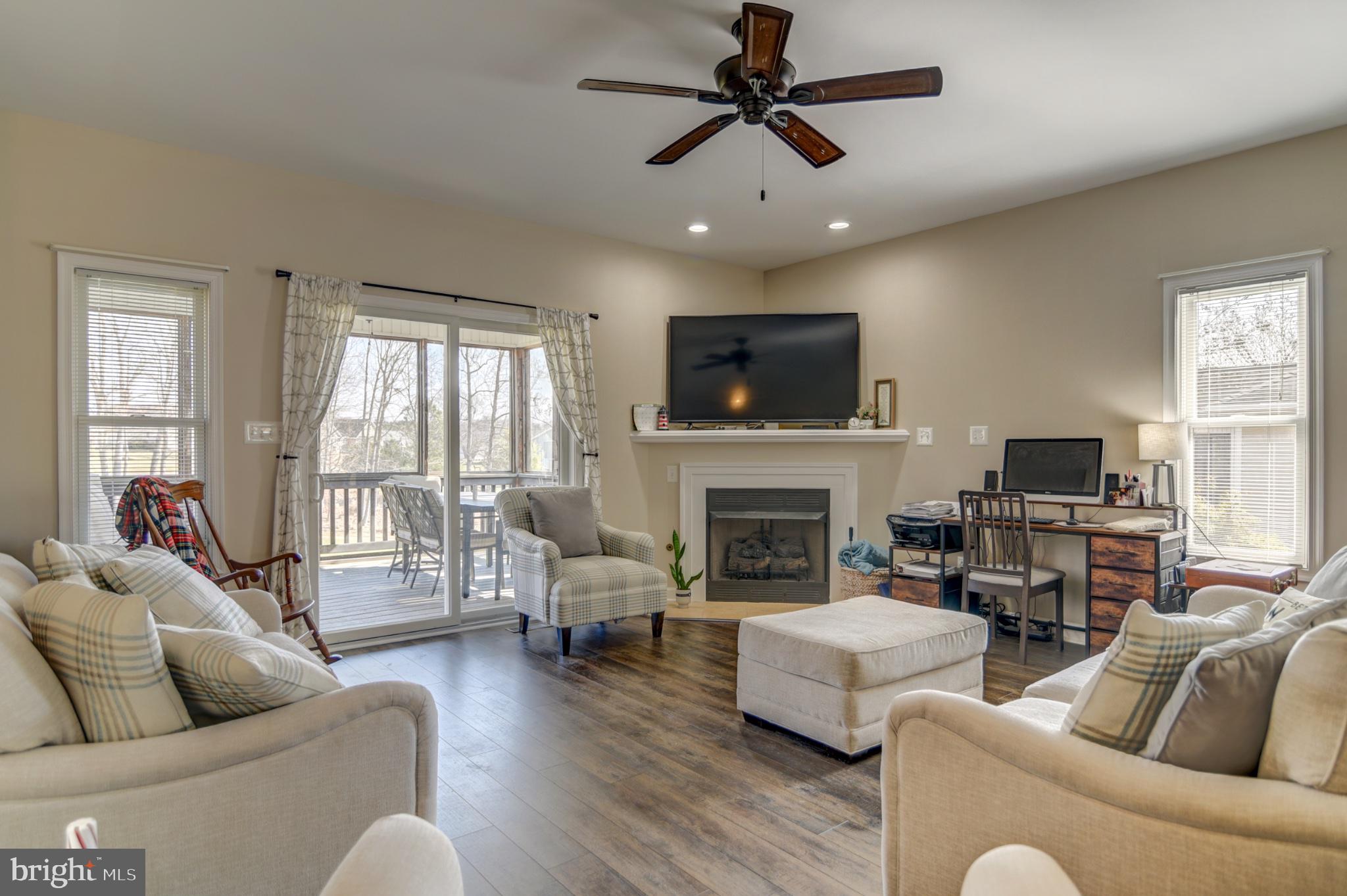 1052 8TH FAIRWAY LANE