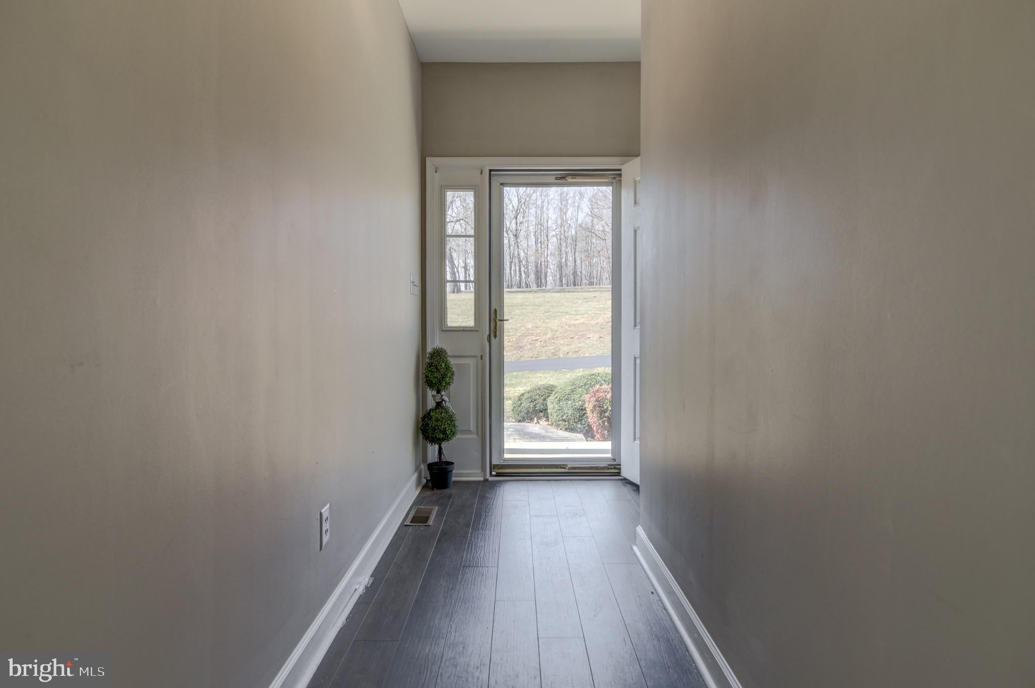 1052 8TH FAIRWAY LANE