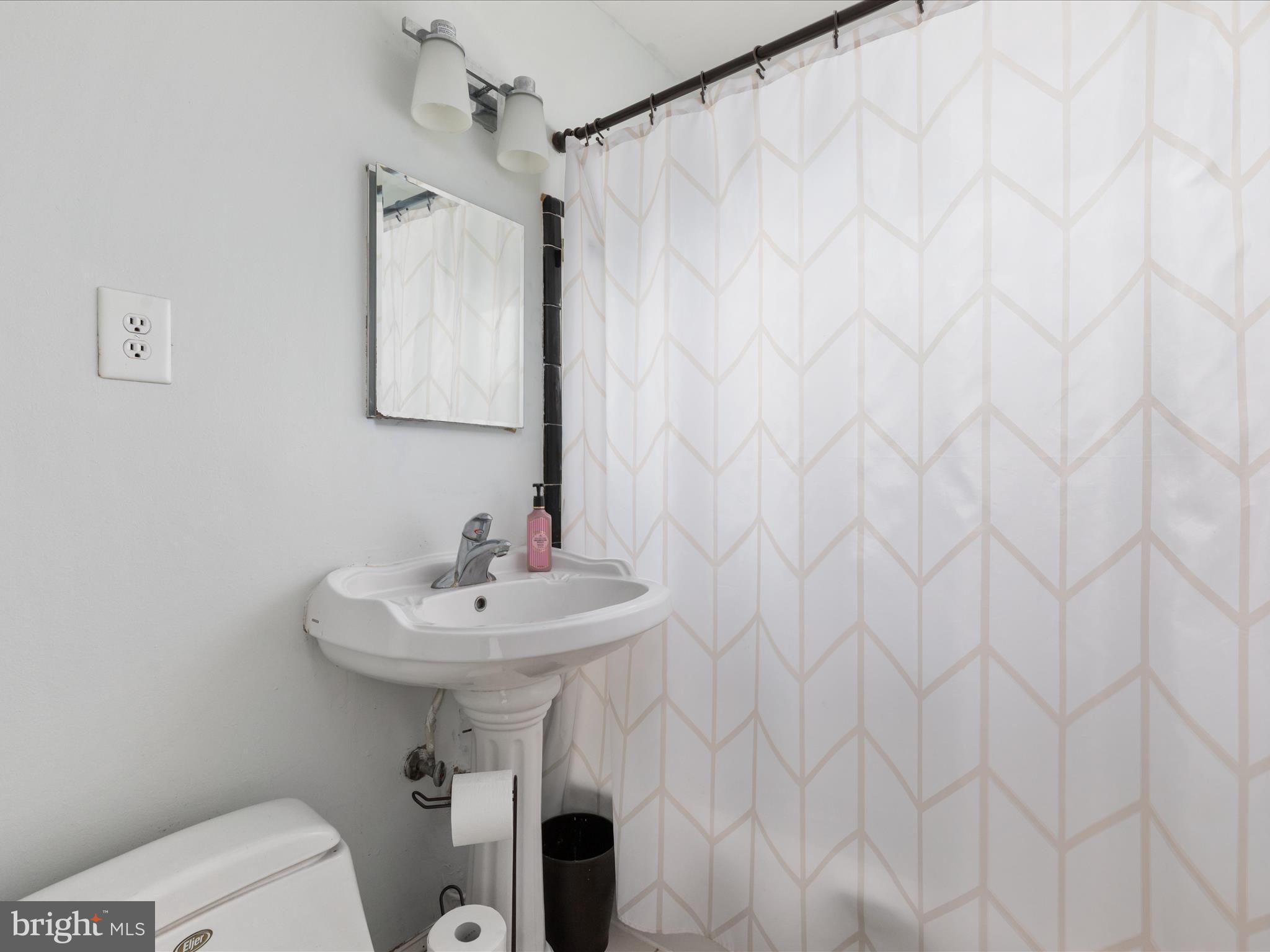 VIRGINIA HILLS - Residential