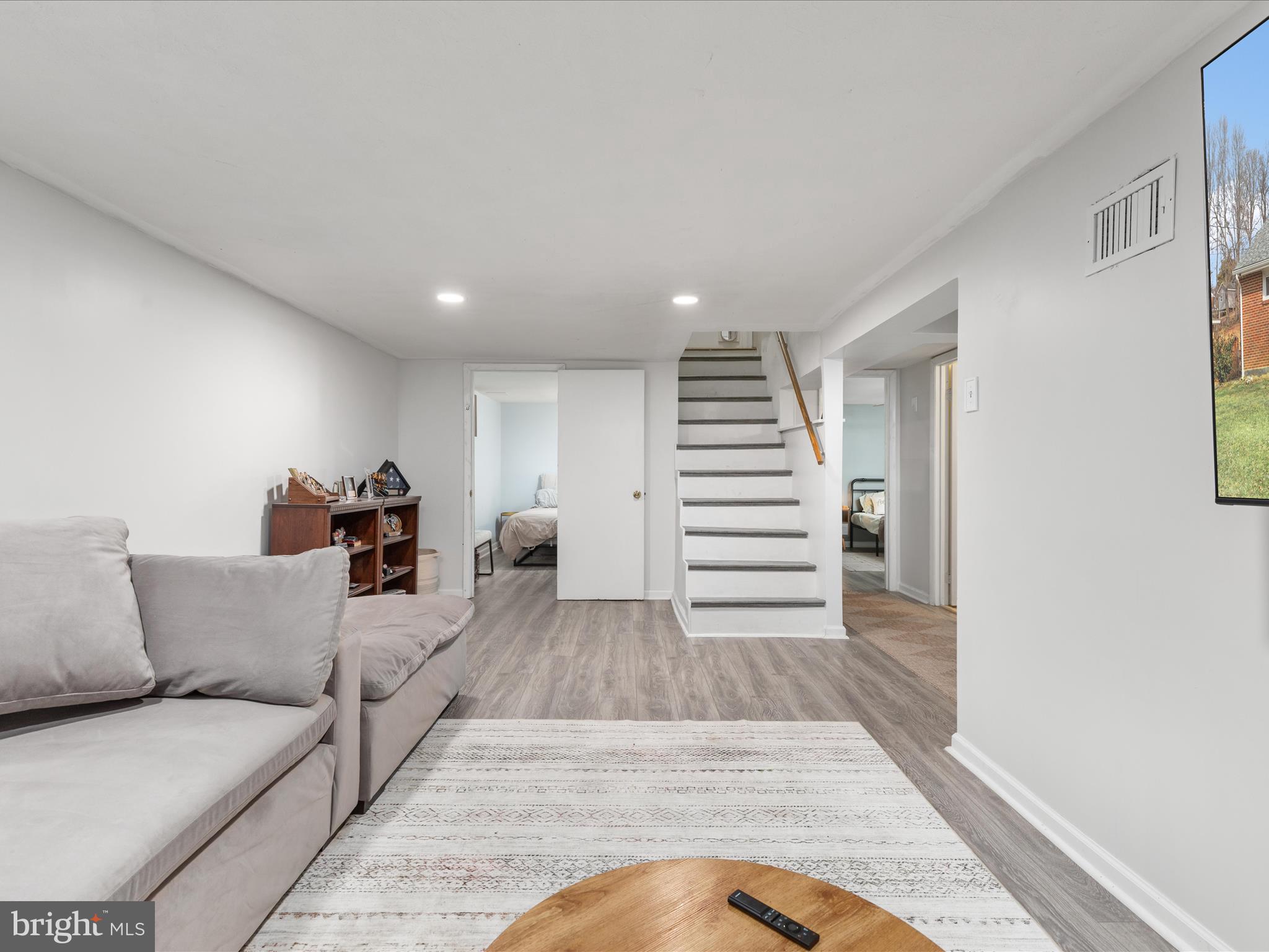 VIRGINIA HILLS - Residential