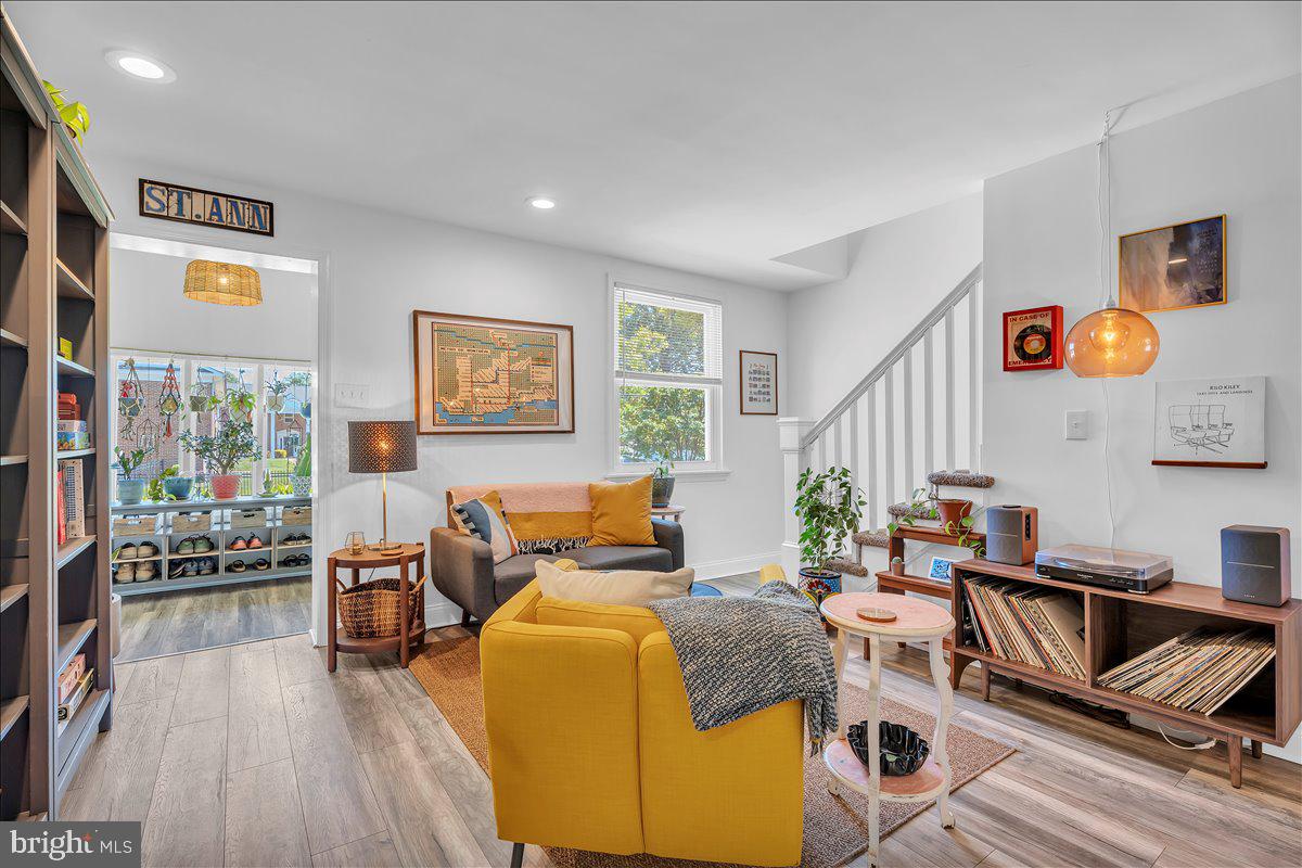 209 W WAYNE TERRACE