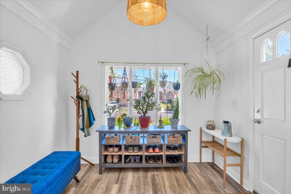 209 W WAYNE TERRACE