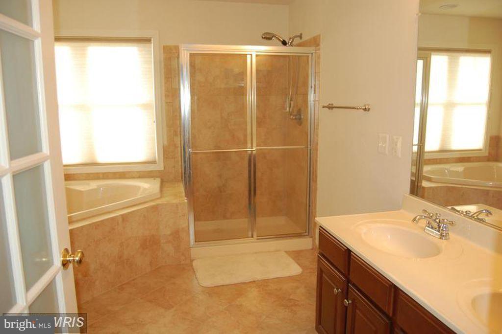 FONTAINE AT PRESIDENTS - Residential Lease