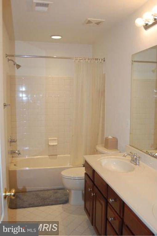 FONTAINE AT PRESIDENTS - Residential Lease