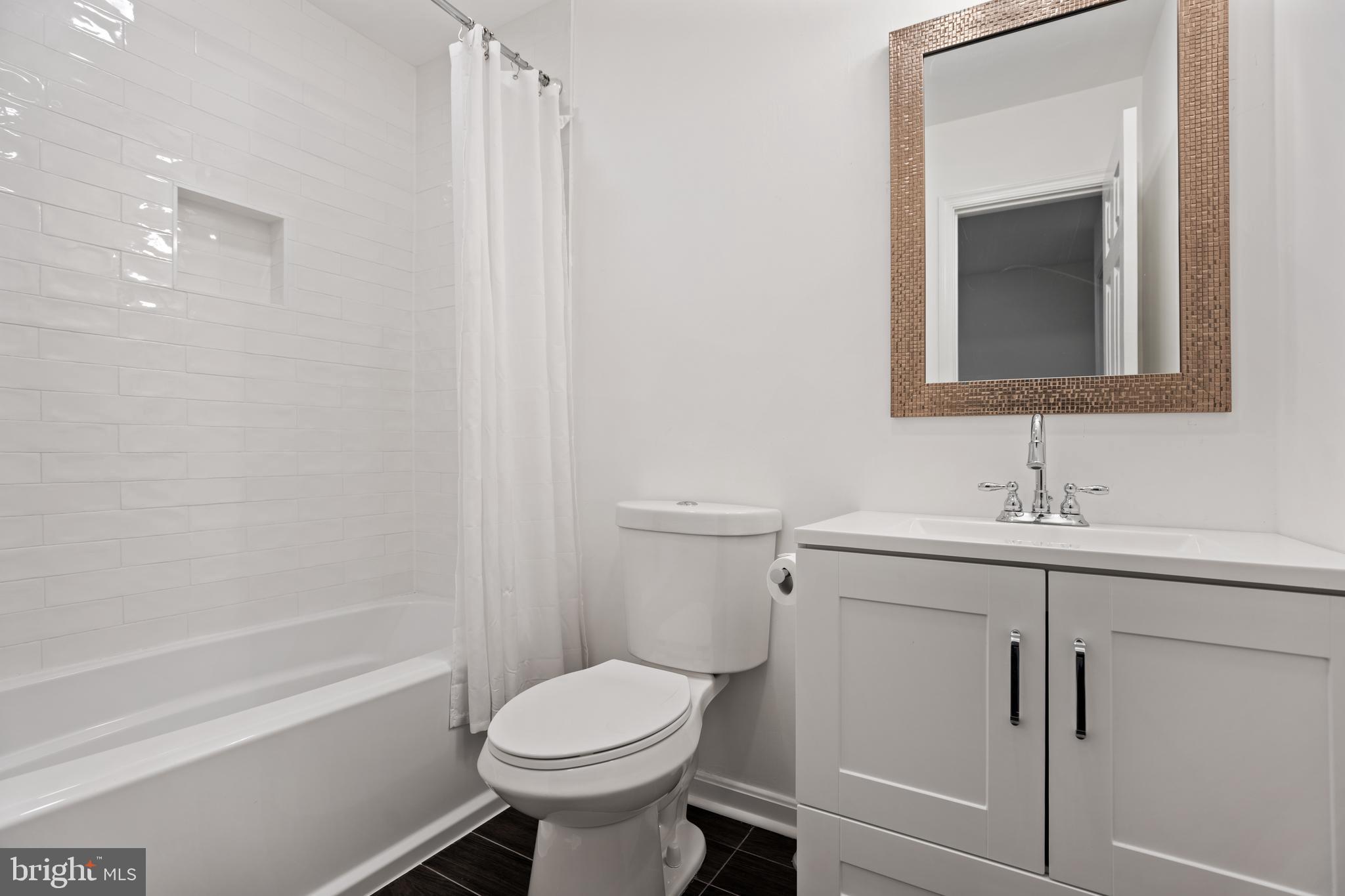 TALL OAKS - Residential Lease