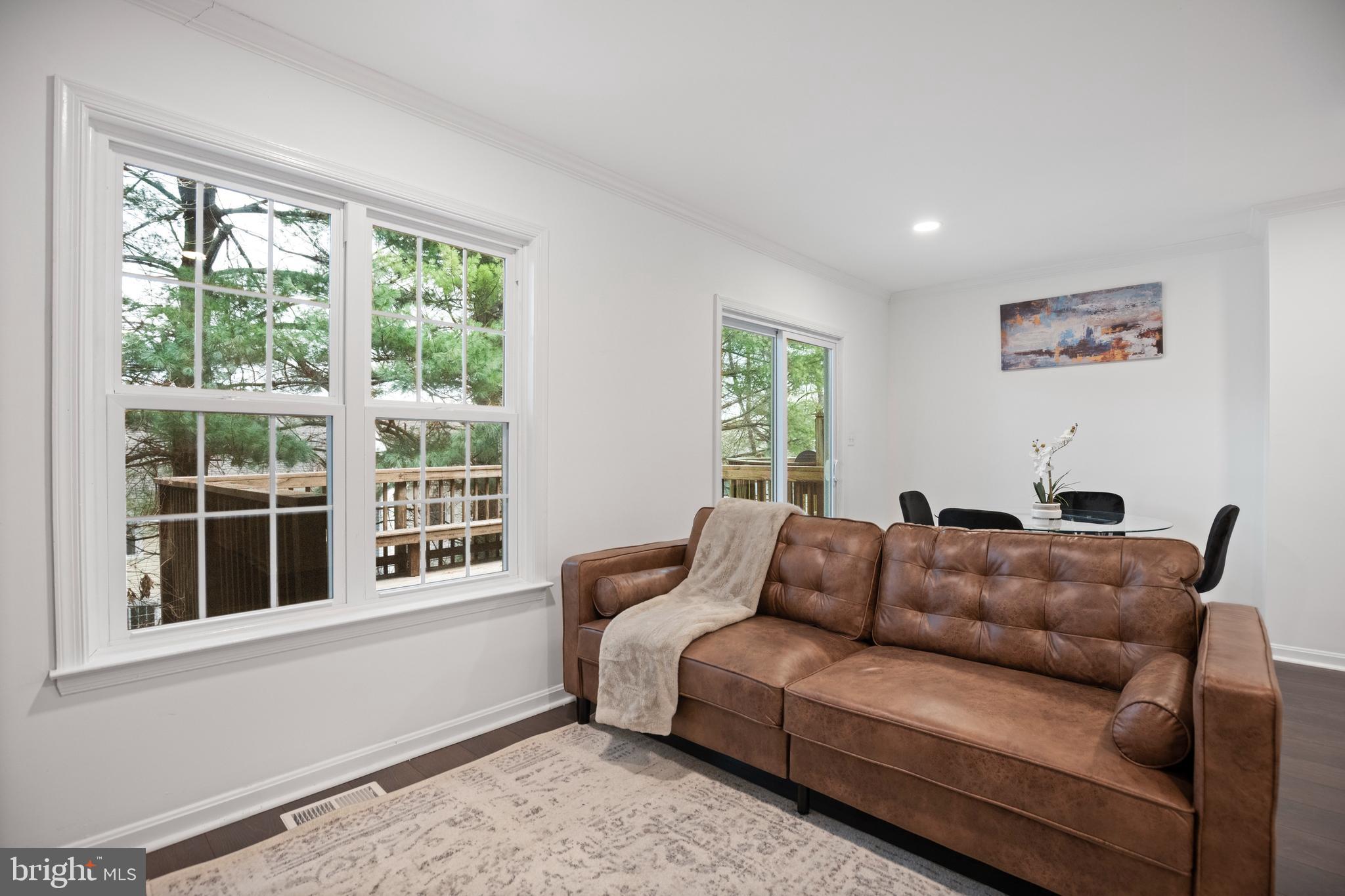 TALL OAKS - Residential Lease