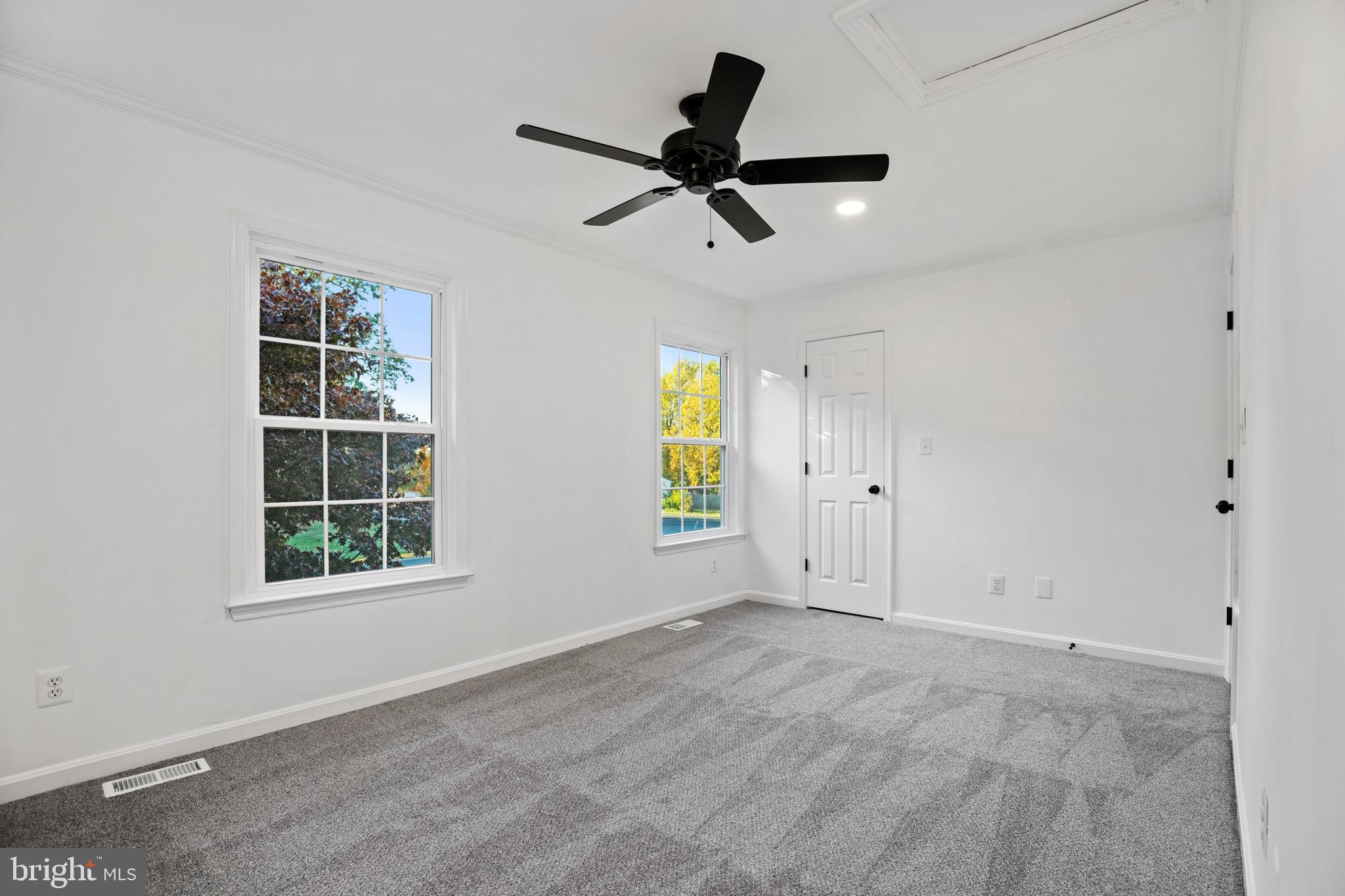 TALL OAKS - Residential Lease