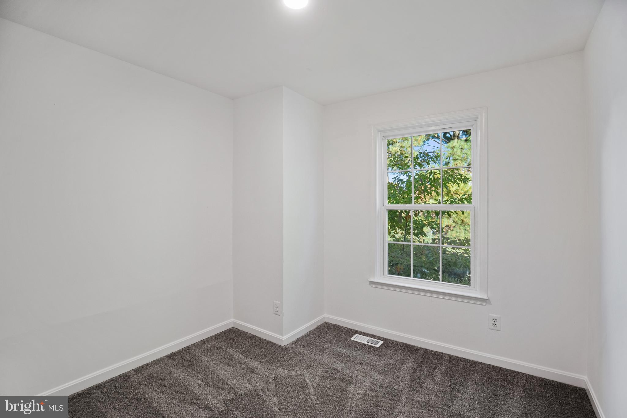 TALL OAKS - Residential Lease