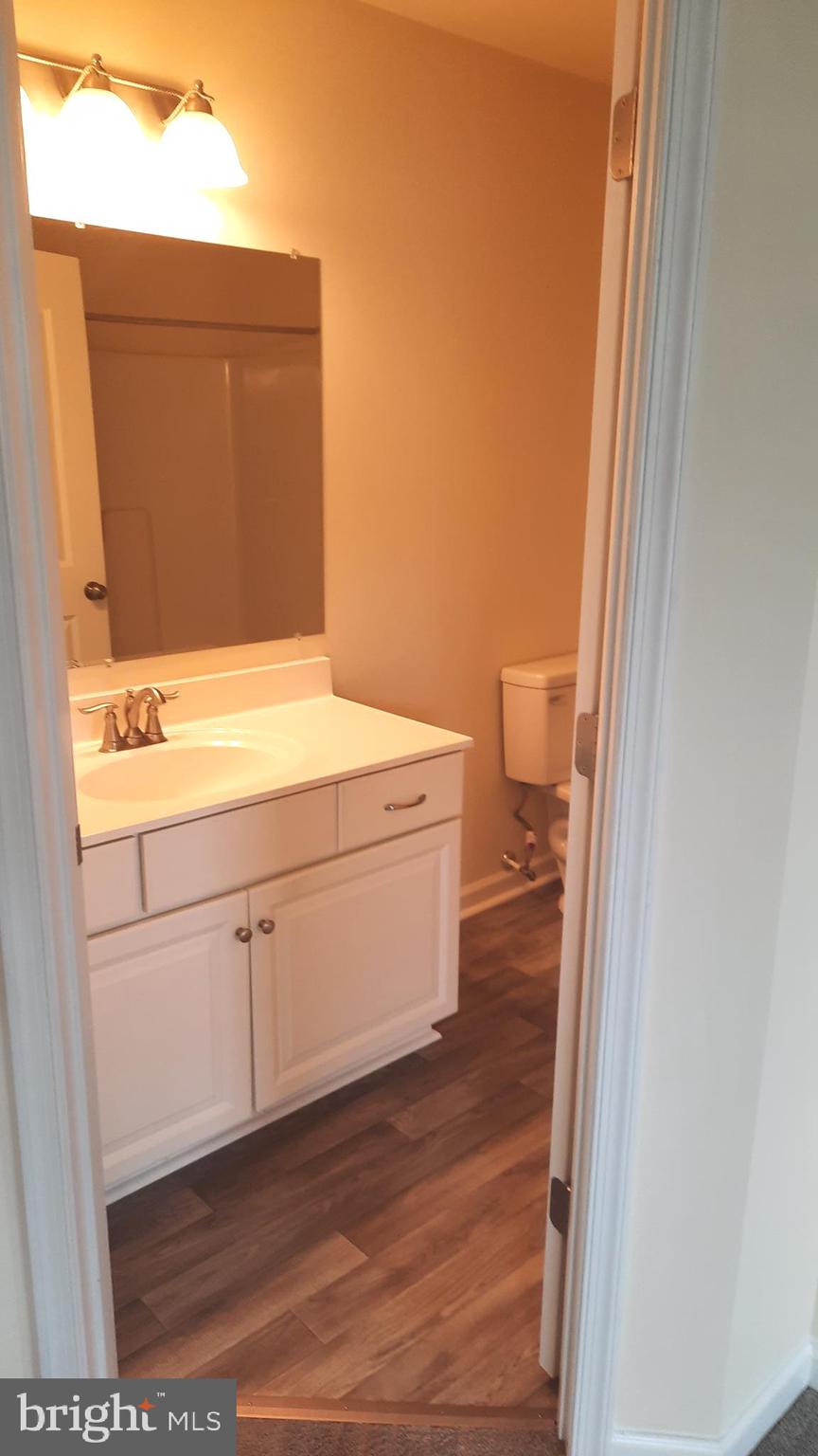 ADMIRALS QUAY - Residential Lease