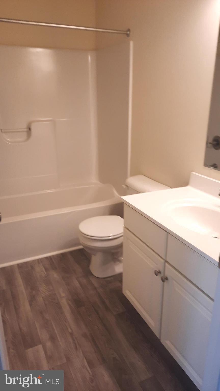 ADMIRALS QUAY - Residential Lease