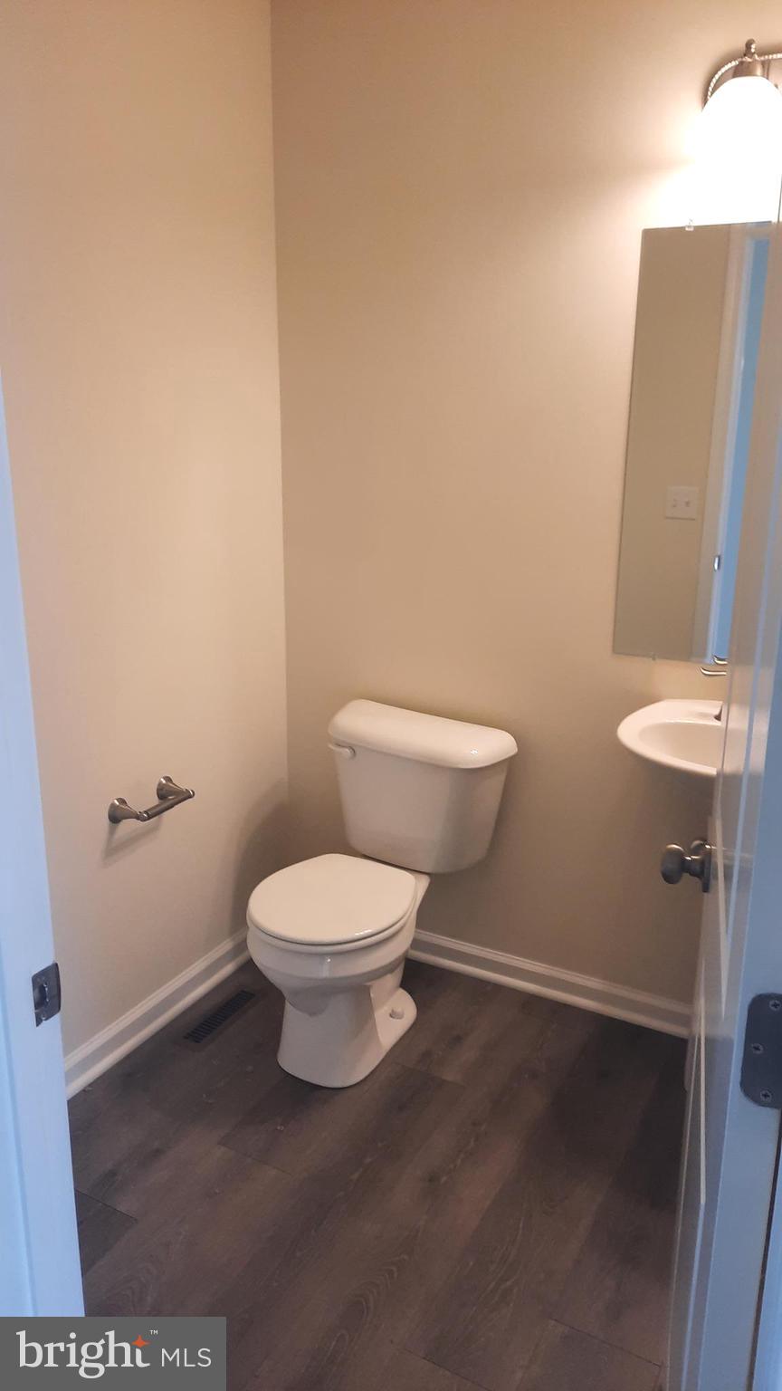 ADMIRALS QUAY - Residential Lease