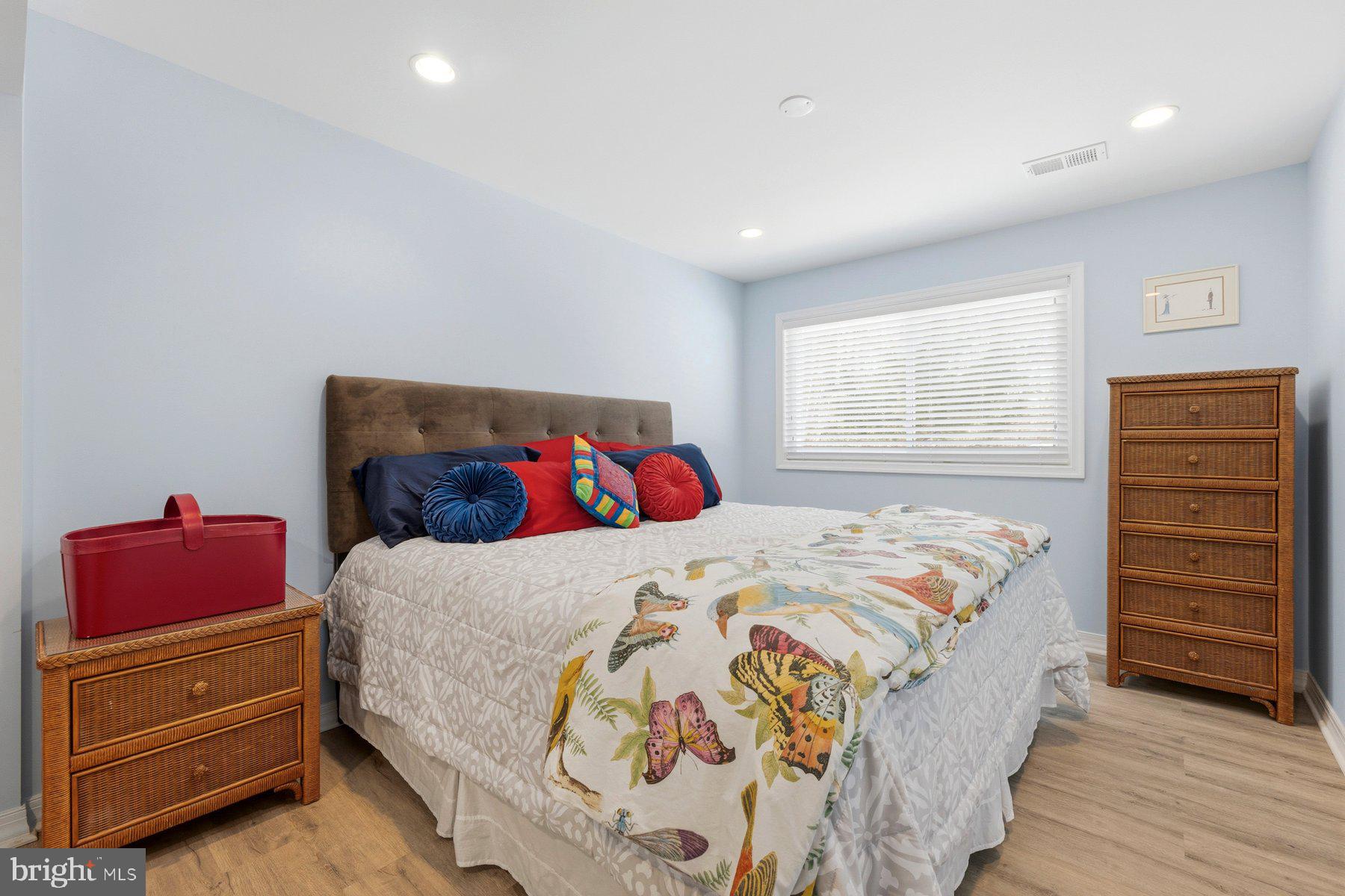 DARNESTOWN OUTSIDE - Residential